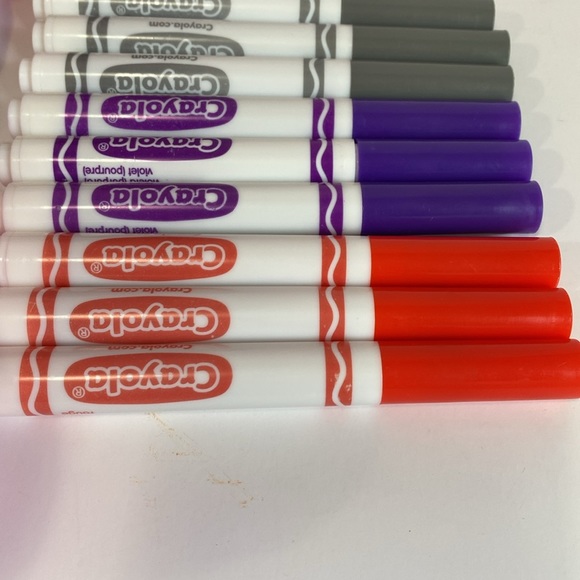 CRAYOLA PLUSH CRAYON WITH CRAYOLA MARKERS - Picture 15 of 17